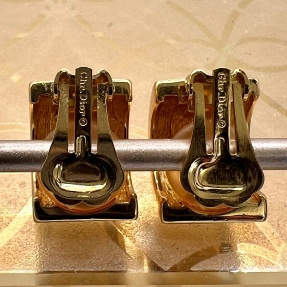 Dior Enamel Gold and Black Earrings - Picture 5 of 10